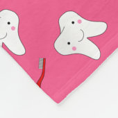 かわいいピンクのtoothburshesおよび歯パターン フリースブランケット (角)