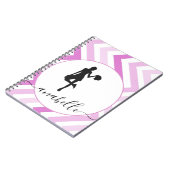 かわいいピンクガールチアリーダー応援チーム名トレンディー ノートブック (左側)