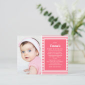 かわいいピンクストライプのの白い女の子の誕生日写真 ポストカード (スタンド正面)