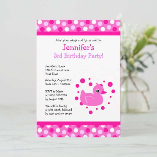 かわいいピンクダッキー（アヒルちゃん）と水玉模様誕生日招待状 招待状 (スタンド正面)