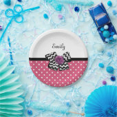 かわいいピンクドットパープルバラシェブロンボウと名前 ペーパープレート (パーティー)