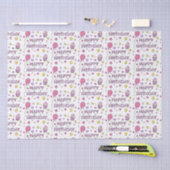 かわいいピンクハッピーバースデーカップケーキ，スターとハート 薄葉紙 (クラフト)