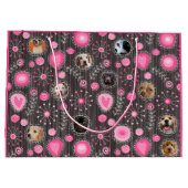 かわいいピンクハートとフラワードッグ母フォトコラージュ ラージペーパーバッグ (裏面)