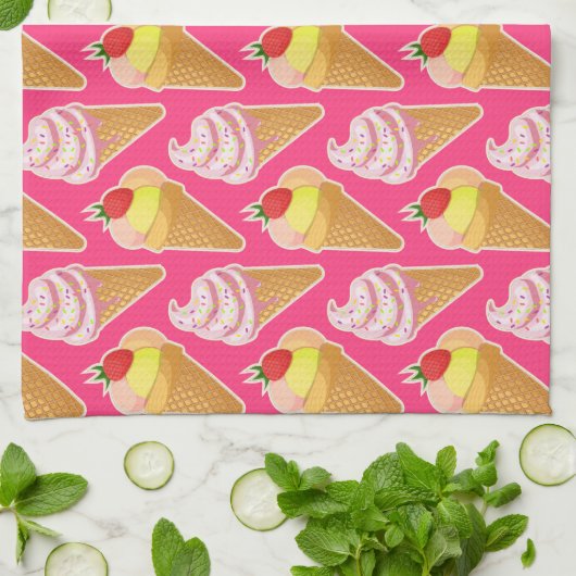 かわいいピンクパターンとストロベリーアイスクリーム キッチンタオル (折り畳み)