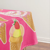 かわいいピンクパターンとストロベリーアイスクリーム テーブルクロス (インサイチュ)