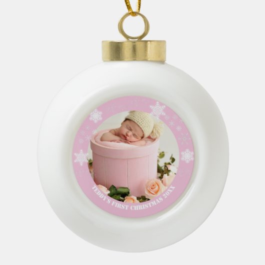 かわいいピンクベビーの初めてのクリスマス セラミックボールオーナメント (正面)
