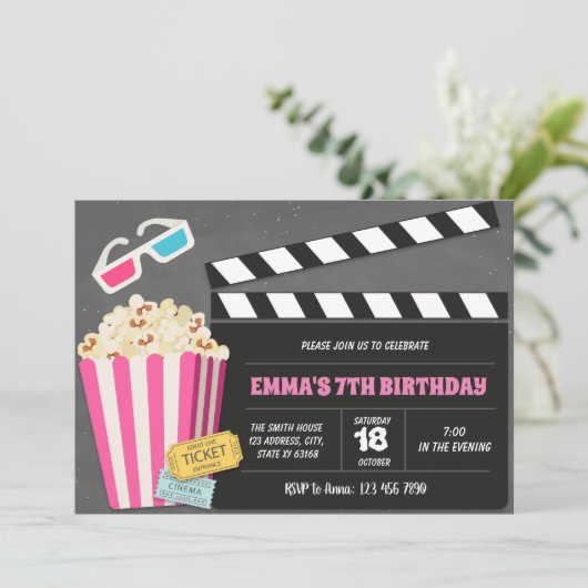 かわいいピンク映画の誕生日パーティーの招待状 招待状 (スタンド正面)