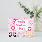 かわいいピンク猫がハッピーバレンタインデー シーズンポストカード (スタンド正面)