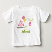 かわいいピンク誰がターニング2パーティーフクロウ2歳 ベビーTシャツ (正面)