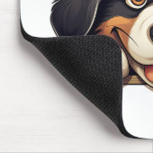 かわいいピーキングベルネーズマウンテンドッグ マウスパッド (コーナー)