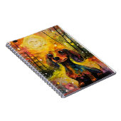 かわいいファンシーなダックスフンドの子犬が森で ノートブック (右側)