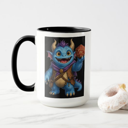 かわいいファンタジーモンスターがD20ダイスを持っているTシャツ マグカップ (ドーナツ付き)