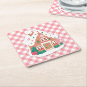 かわいいフェスティバルスノーウィーピンクジンガーブレッドハウスジンガム スクエアペーパーコースター (アングル)