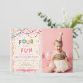 かわいいフォーエバー楽しい4歳の誕生日パーティーの写真 招待状 (スタンド正面)