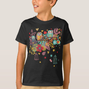 かわいいフクロウおよびカラフルな花のイメージの背景 Tシャツ