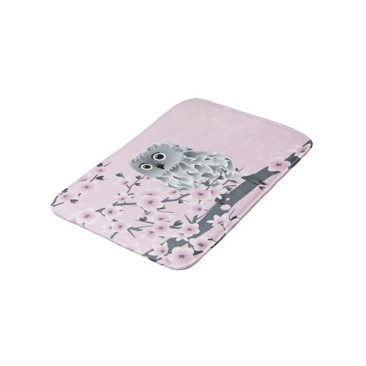 かわいいフクロウさくらんぼ |ピンクガーリー バスマット (アングル)