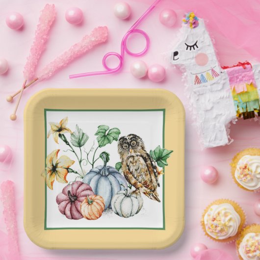 かわいいフクロウと秋カボチャ ペーパープレート (パーティー)