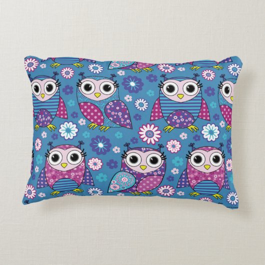 かわいいフクロウと花 アクセントクッション (裏面)