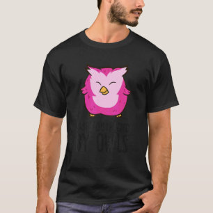 かわいいフクロウに気を取られやすい Tシャツ