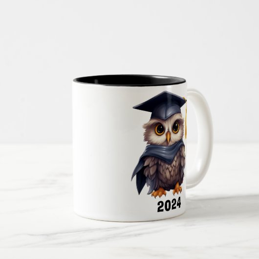 かわいいフクロウの卒業生 ツートーンマグカップ (正面右)