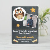 かわいいフクロウの就学前卒業写真のお知らせ 招待状 (スタンド正面)