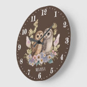 かわいいフクロウの恋人が名前を付ける ラージ壁時計 (傾斜)
