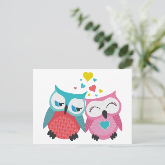 かわいいフクロウカップルとハート ポストカード (スタンド正面)