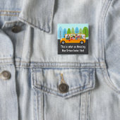 かわいいフクロウスクールバスドライバー 缶バッジ (インサイチュ)