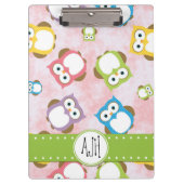 かわいいフクロウ柄フクロウカラフルズ柄モノグラム クリップボード (正面)