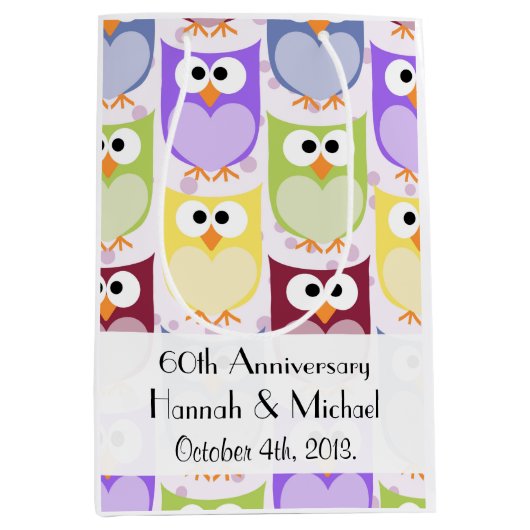 かわいいフクロウ柄フクロウカラフルズ記念日 ミディアムペーパーバッグ (正面)