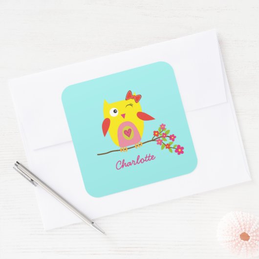 かわいいフクロウ黄色ピンクの花の名パーソナライズされた前 スクエアシール (封筒)