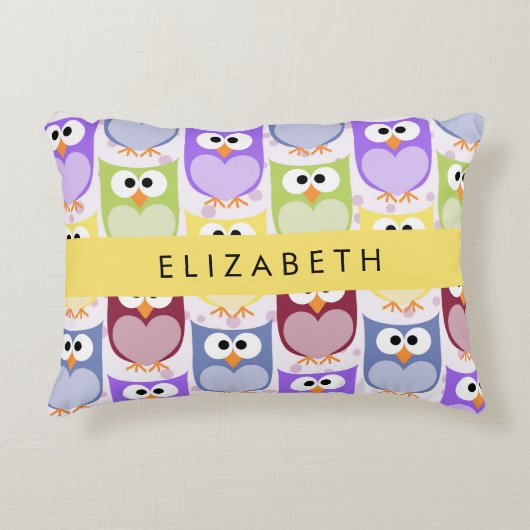 かわいいフクロウ、フクロウカラフルの柄、フクロウ、お名前 アクセントクッション (正面)