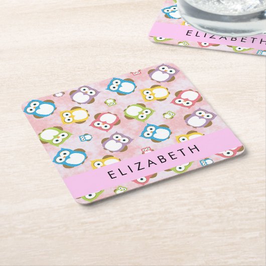 かわいいフクロウ、フクロウカラフルの柄、フクロウ、お名前 スクエアペーパーコースター (アングル)