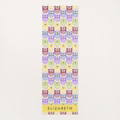 かわいいフクロウ、フクロウカラフルの柄、フクロウ、お名前 ヨガマット (裏面)