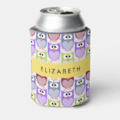 かわいいフクロウ、フクロウカラフルの柄、フクロウ、お名前 缶クーラー (缶裏面)