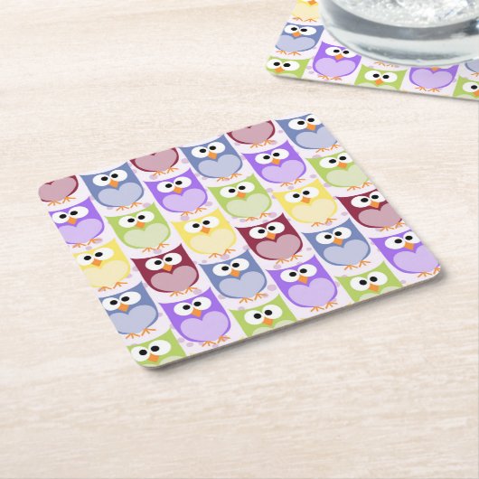 かわいいフクロウ、フクロウ柄、ベビーフクロウカラフル、フクロウ スクエアペーパーコースター (アングル)