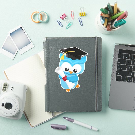 かわいいフクロウ、小さなフクロウ、ベビーフクロウ、卒業フクロウ シール (iPadカバー)
