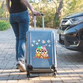 かわいいフクロカップルと雪の結晶 シール (スーツケースインサイチュ)