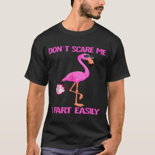 かわいいフラミンゴの女性 おならジョーク Tシャツ