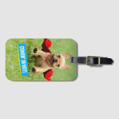 かわいいフレンチ・ブルドッグのスーパーヒーローは草で走ります ラゲッジタグ (正面横)