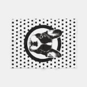 かわいいフレンチ・ブルドッグ犬の顔の水玉模様 フリースブランケット (正面(横))