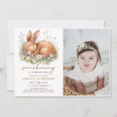 かわいいフローラバニーガール最初の誕生日パーティーの写真 招待状 (正面)