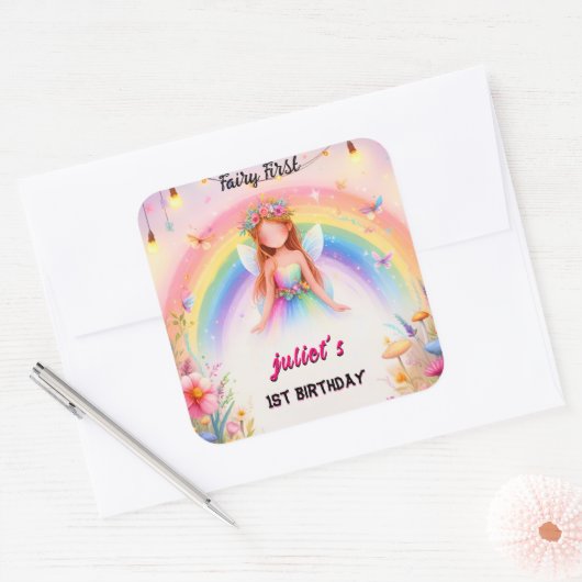 かわいいフローラピンクの女の子の妖精を最初の誕生日にセット スクエアシール (封筒)