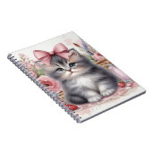 かわいいフワフワの蝶と花の子猫 ノートブック (右側)