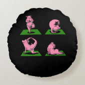 かわいいブタのヨガが家畜おもしろいをポーズ ラウンドクッション (正面)