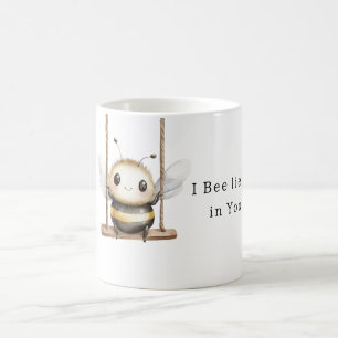 かわいいブランコに乗ったハチ コーヒーマグカップ
