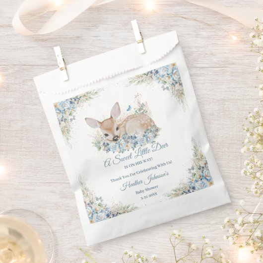 かわいいブルーとベージュのフローラ鹿の赤ちゃんシャワー フェイバーバッグ (クリップ留めされた状態)