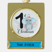 かわいいブルーエレファント男の赤ちゃん1stクリスマスキープサケ ゴールドプレートバナーオーナメント (正面)