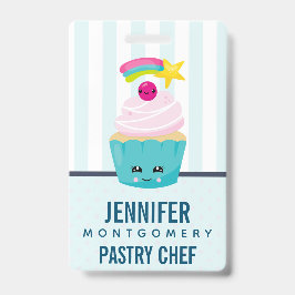 かわいいブルーカップケーキとかわいい顔 バッジ