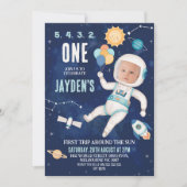 かわいいブルー宇宙ファーストトリッのまわりにプサン1歳の誕生日 招待状 (正面)